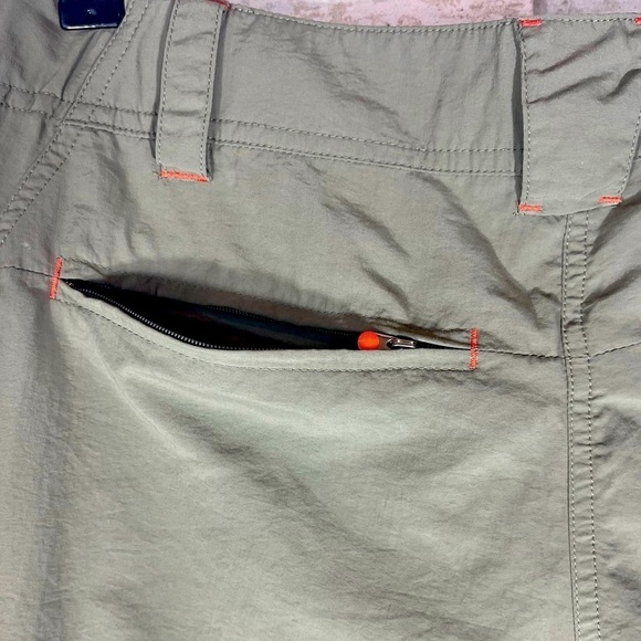 L.L. BEAN Women's Green Nylon Convertible Zip Pants/Shorts Size 10 Hiking Camp - Picture 6 of 9